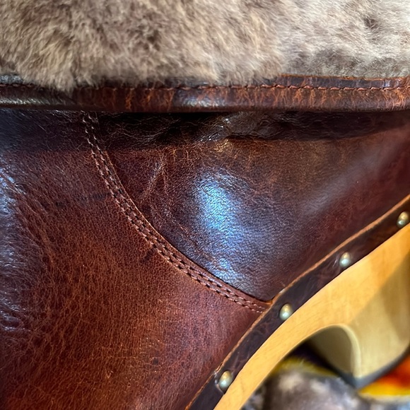 EUC UGG SHEARLING BOOTIES - Picture 3 of 6